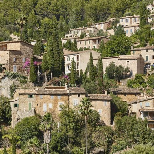 Traditionelle Steinhäuser in Mancor de la Vall auf Mallorca